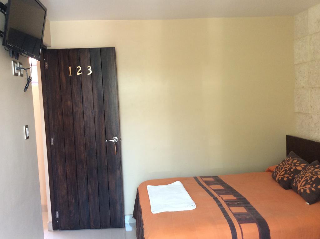 Hotel Juros กาเตมาโก ภายนอก รูปภาพ