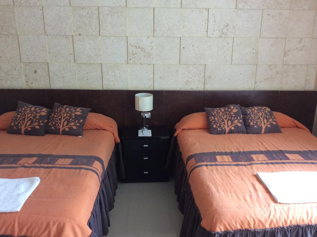 Hotel Juros กาเตมาโก ภายนอก รูปภาพ